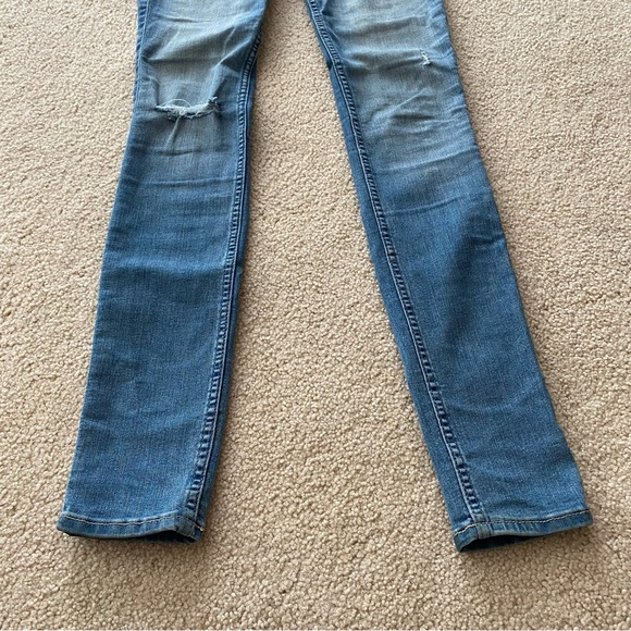 Hollister Super Skinny High-Rise Jeans - Picture 4 of 7